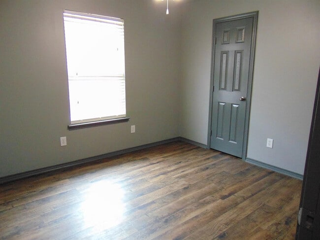 Building Photo - 6534 89th St