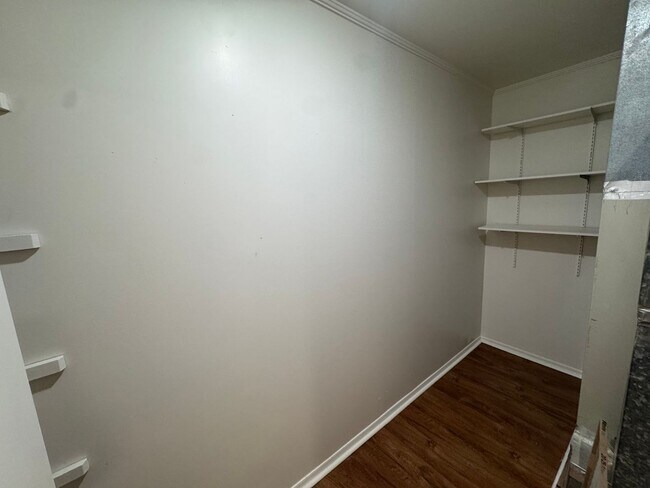 Building Photo - Commanche St Duplex