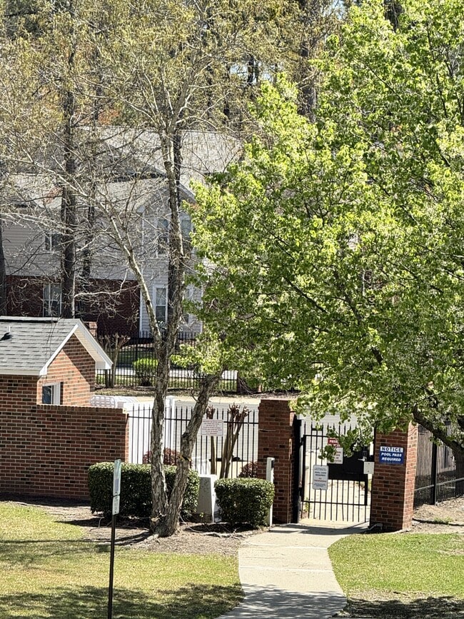 Building Photo - 1109 Turtle Creek Rd