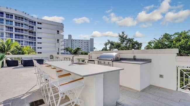 Building Photo - 3200 S Ocean Blvd
