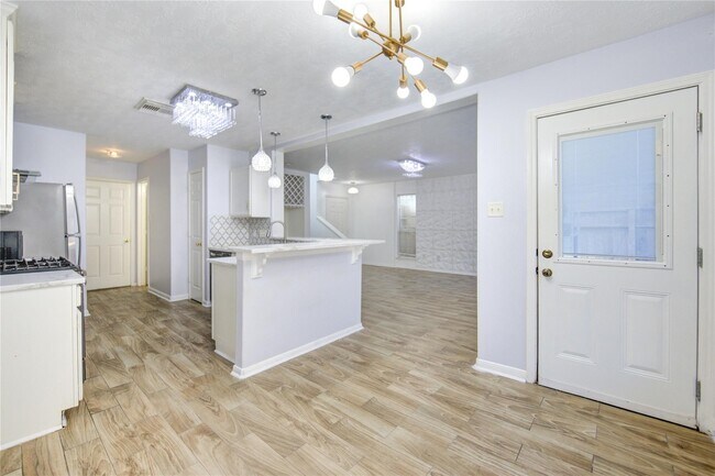 Building Photo - 19334 Strathmore Pl Ln