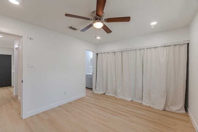 Building Photo - 23225 Prairie Bird Dr