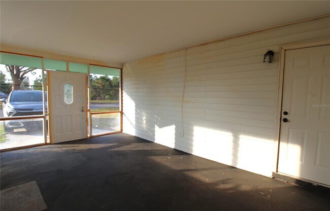 Building Photo - 2618 38th Ave W
