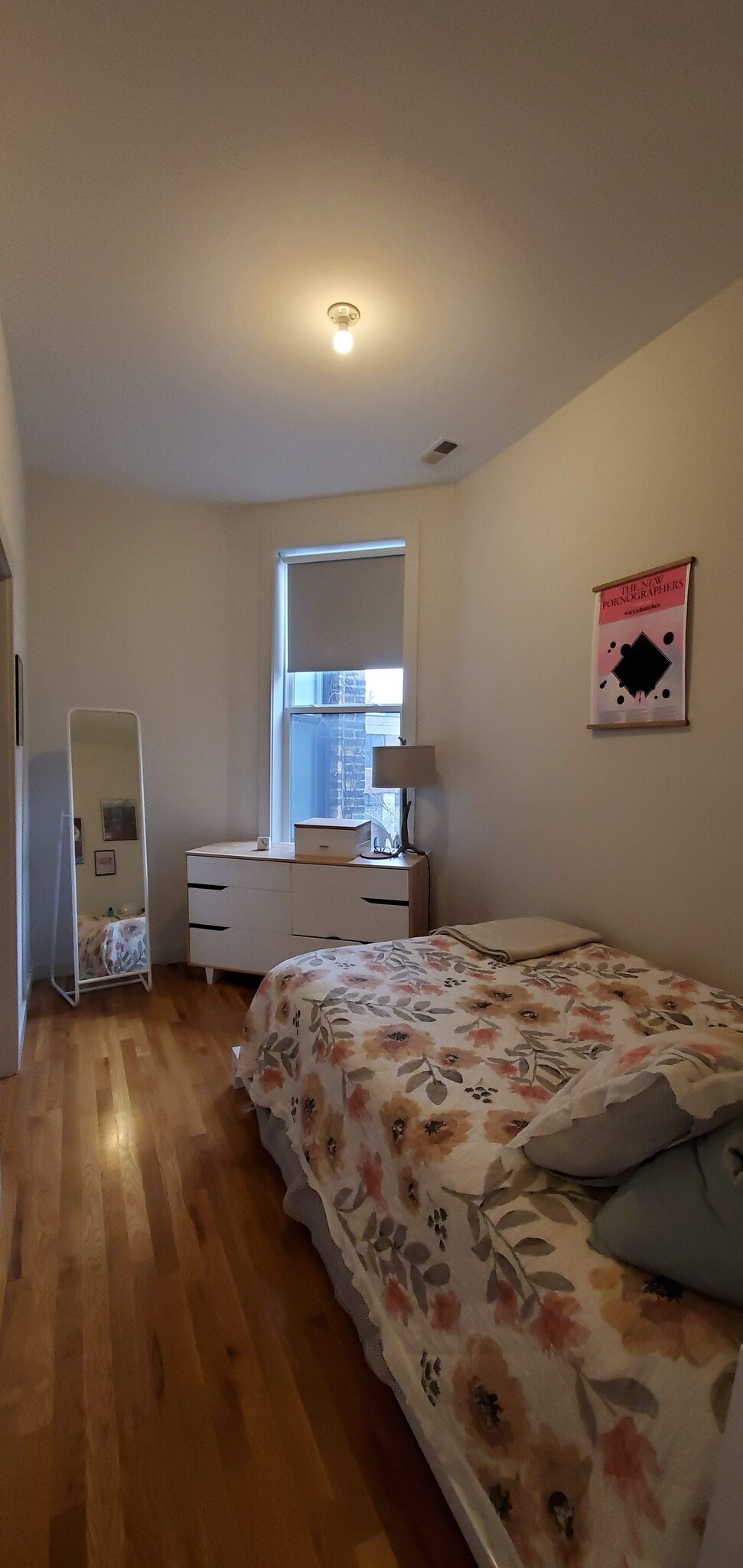 Building Photo - 1135 N Damen Ave