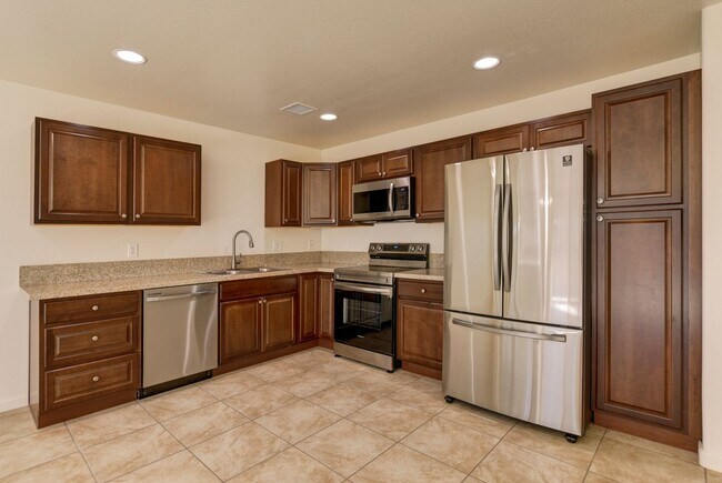 Building Photo - 3013 N Corrine Dr