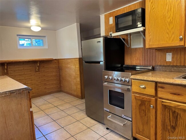 Primary Photo - 198 Kings Ferry Rd