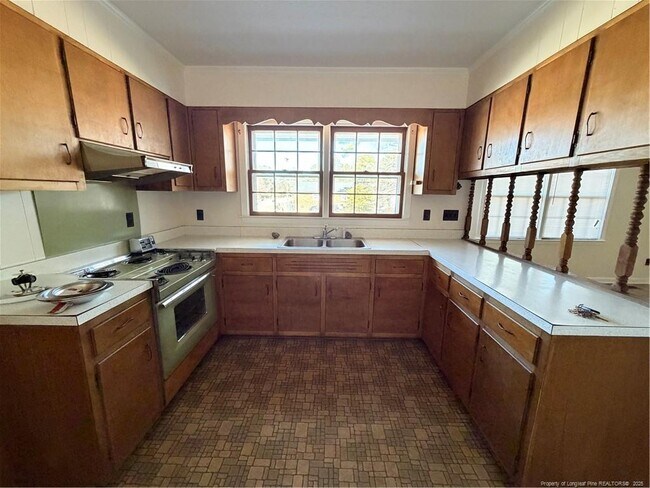 Building Photo - 601 Helen St