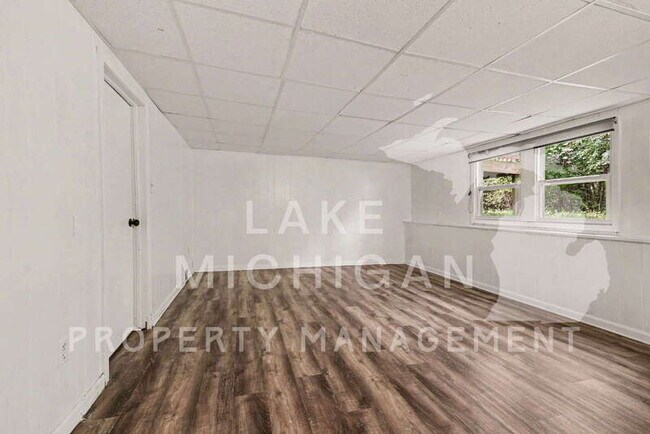 Building Photo - 2555 Ridgemoor Dr SE