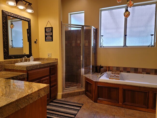 Building Photo - Very nice custom Camarillo 4+4 family home in great private location!