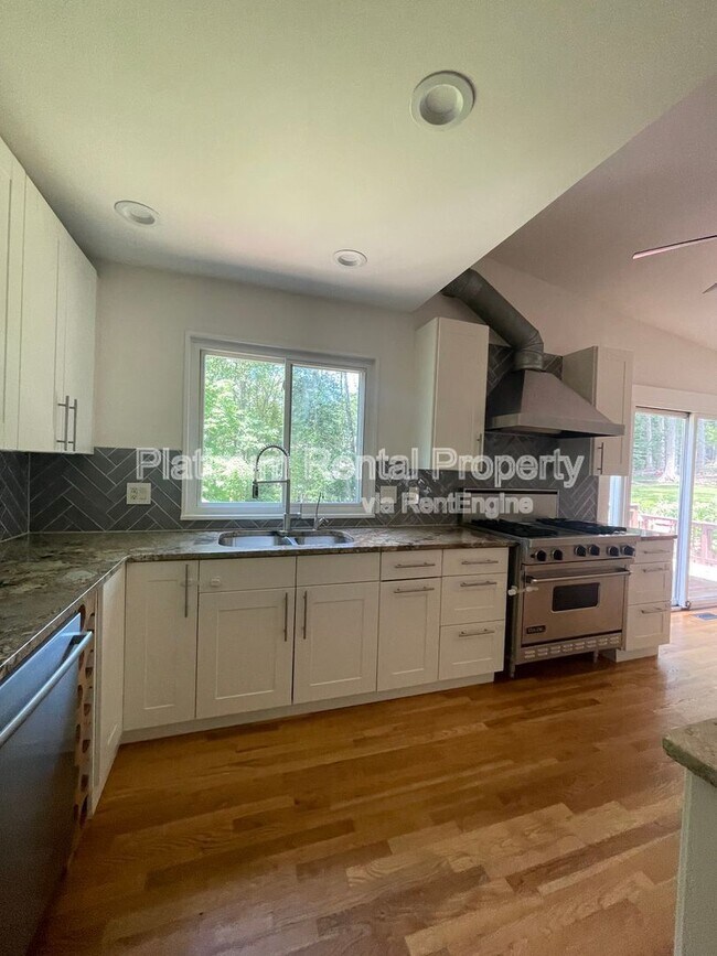 Building Photo - 3828 Donaldson Dr