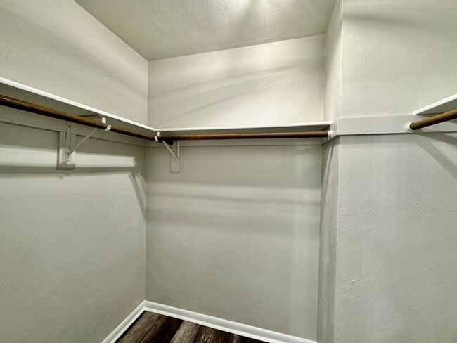 Building Photo - READY NOW!! Updated 5-Bedroom Home w/Fenced Backyard, Attached Garage  & Sunroom - Pet Friendly!