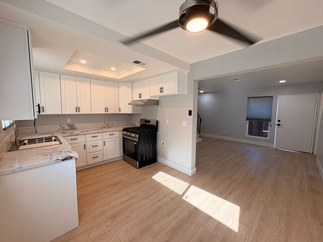 Building Photo - 1708 E Fairfield Ct
