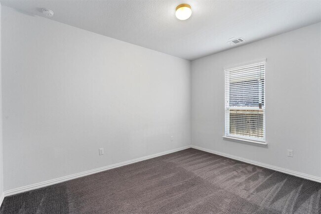 Building Photo - 497 Esperanza Dr