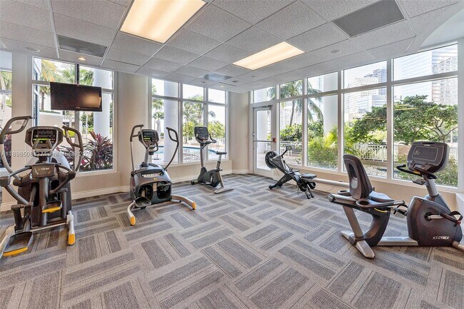 Building Photo - 801 Brickell Key Blvd