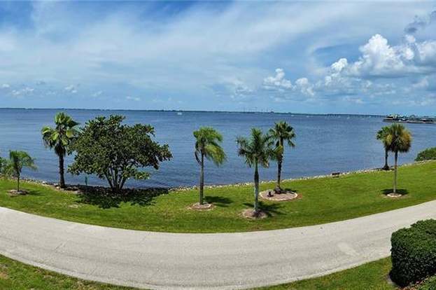 Building Photo - 1500 Park Beach Cir