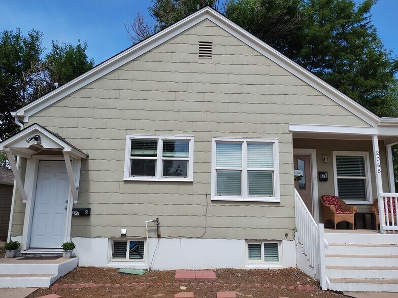 Building Photo - 2045 6th Ave