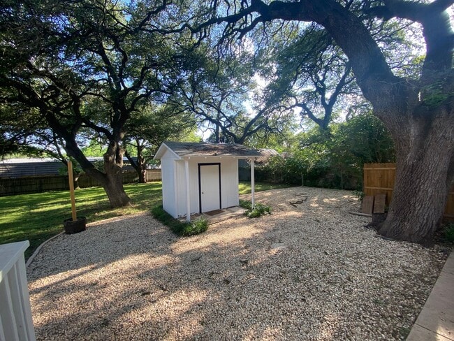 Building Photo - 2 BEDROOM WITHIN WALKING DISTANCE TO UMHB
