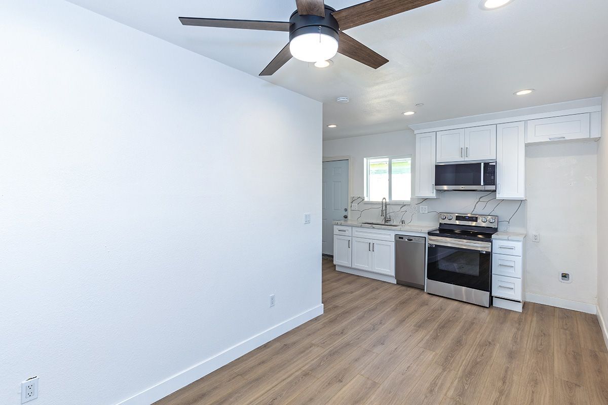 Building Photo - 2013 Walnut