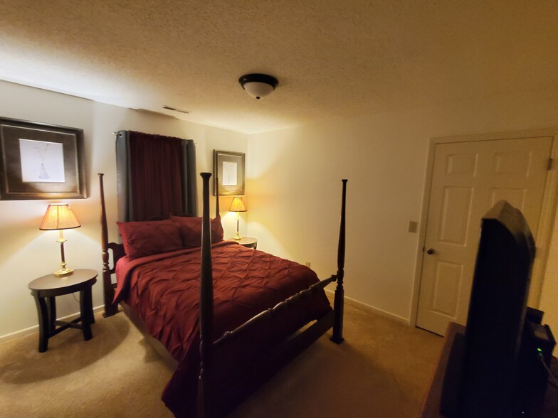 Second Bedroom - 250 Olde Vineyard Ct