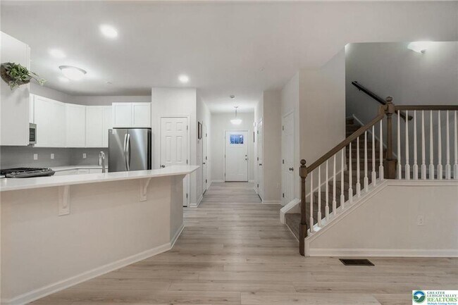 Building Photo - 164 Maureen Ln