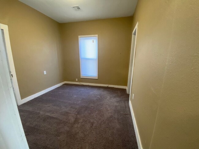 Building Photo - Nice 2 Bedroom Home in Newton for rent!