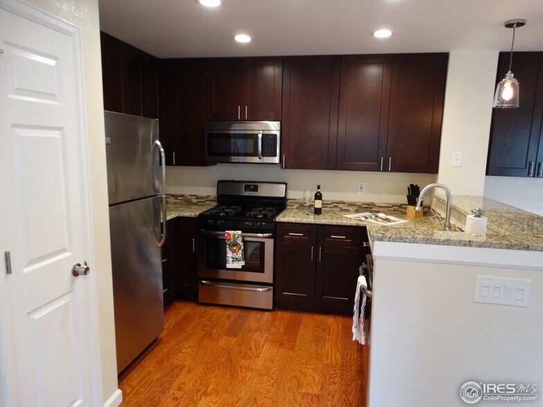 Building Photo - 4879 White Rock Cir