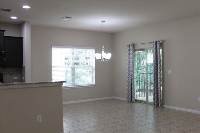 Building Photo - 516 E Slaughter Ln