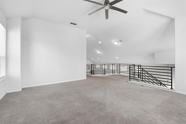 Building Photo - 10221 Forest Grove Dr