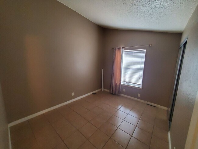 Building Photo - Eastside home for rent