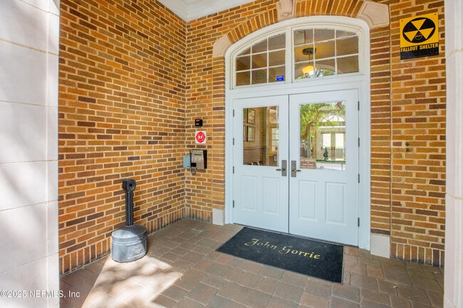 Building Photo - 2525 College St