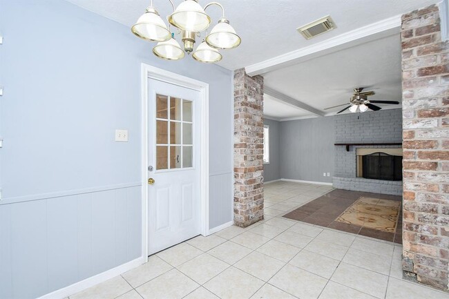 Building Photo - 11627 Bandlon Dr