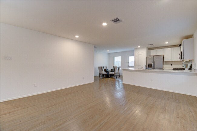 Building Photo - 3110-3110 Spanish Oak Ln