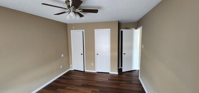 Building Photo - 5265 Chatfield Dr