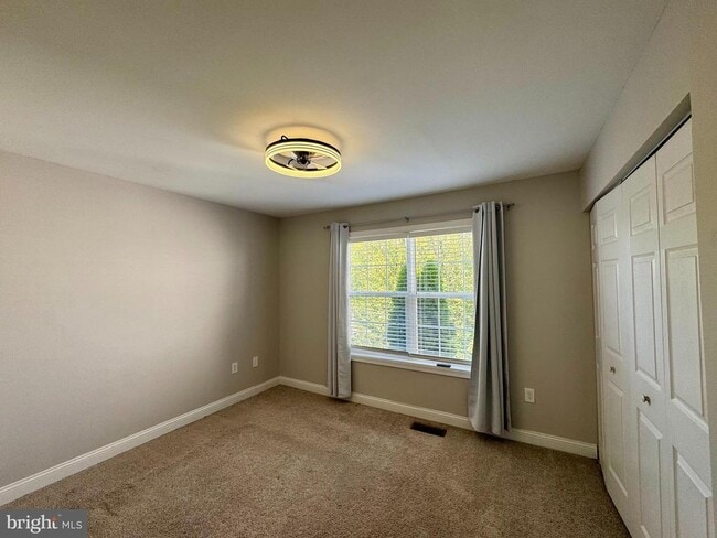 Building Photo - 526 Lancaster Pl