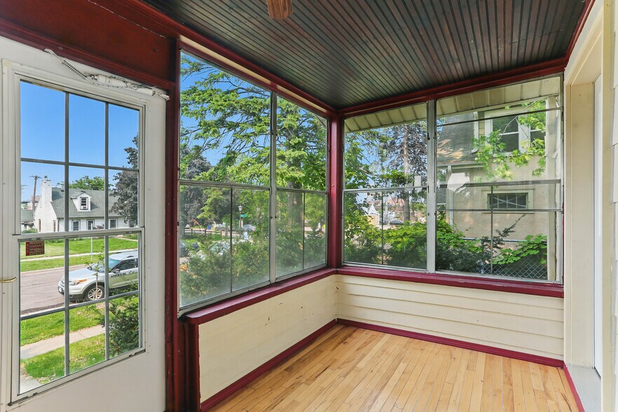 Building Photo - 1468 Carroll Ave