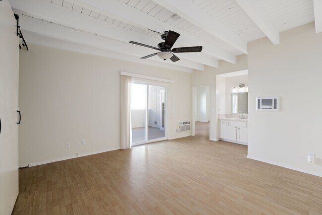 Building Photo - 1916 Clark Ln