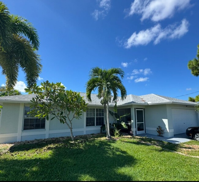 Building Photo - 1904 SW 28th Ter