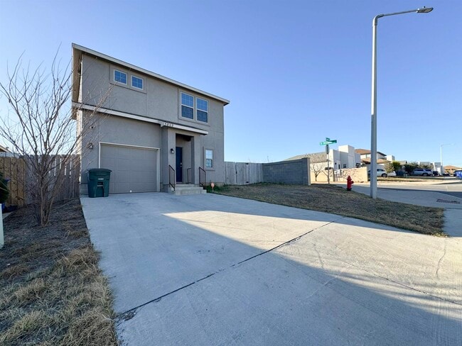 Building Photo - 5802 Moses Lp