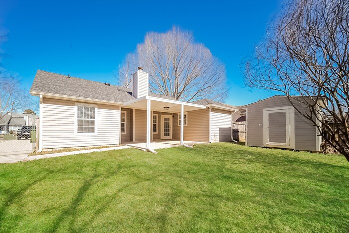 Building Photo - 2525 Clovis Rd SW