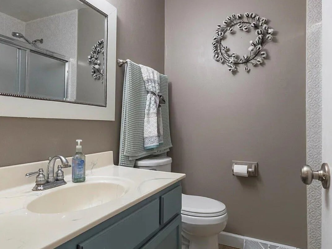 Master Bath - 16024 Martha Cir