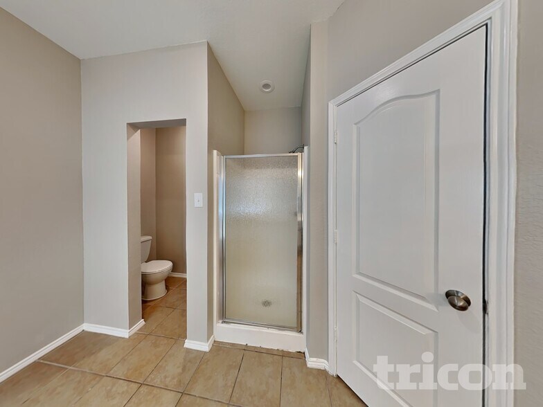 Building Photo - 2784 Sweetbriar Ln