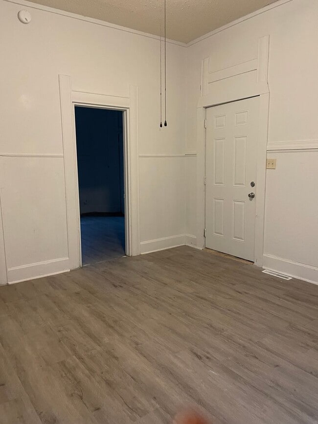 Building Photo - 3 bedroom 2 Bath $875
