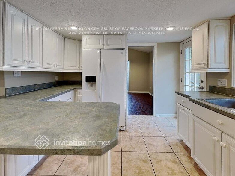 Building Photo - 2464 Carolton Rd