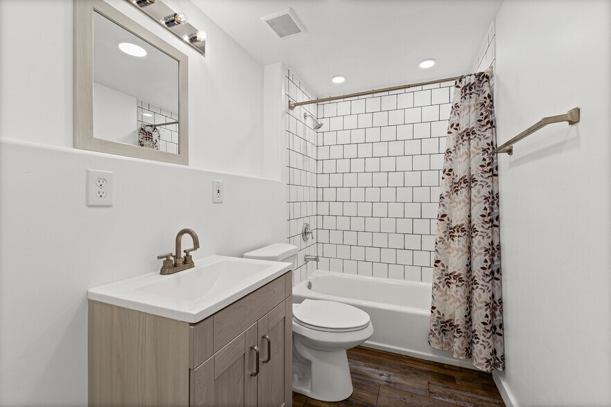 Building Photo - 4883 E Silver Ridge Rd