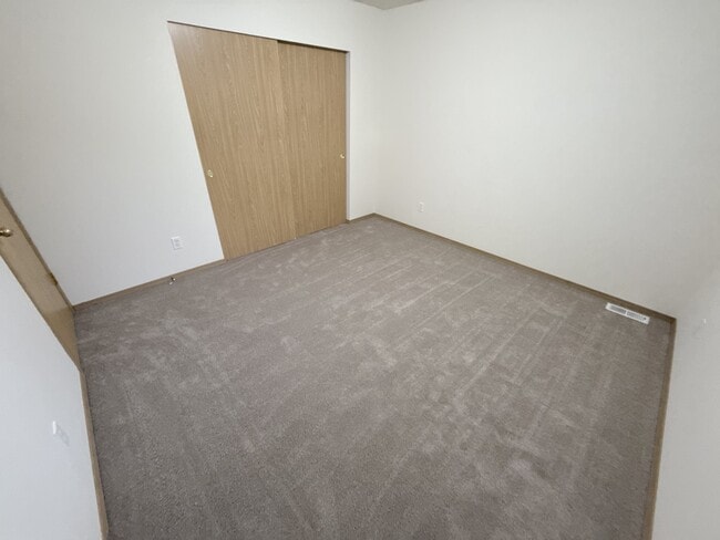 Building Photo - 414 91st Ave SE