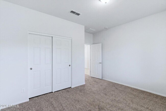 Building Photo - 10733 W Lariat Ln