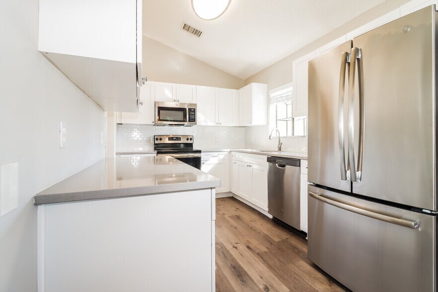 Building Photo - 154 Chelsea Ct