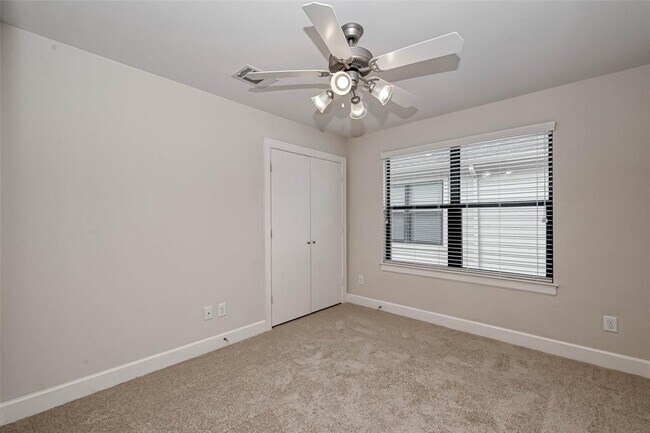 Building Photo - 2710 Hullsmith Dr