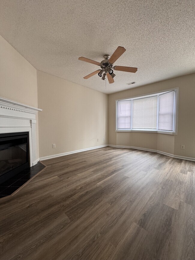 Building Photo - 870 Spring Forest Rd