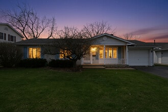 Building Photo - 593 Bristol Ln